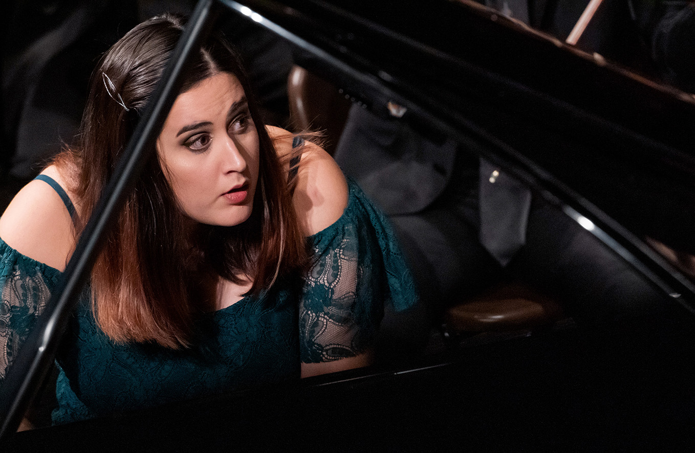Read more about the article LEONORA ARMELLINI plays BEETHOVEN